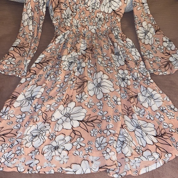 Dress - Picture 4 of 4